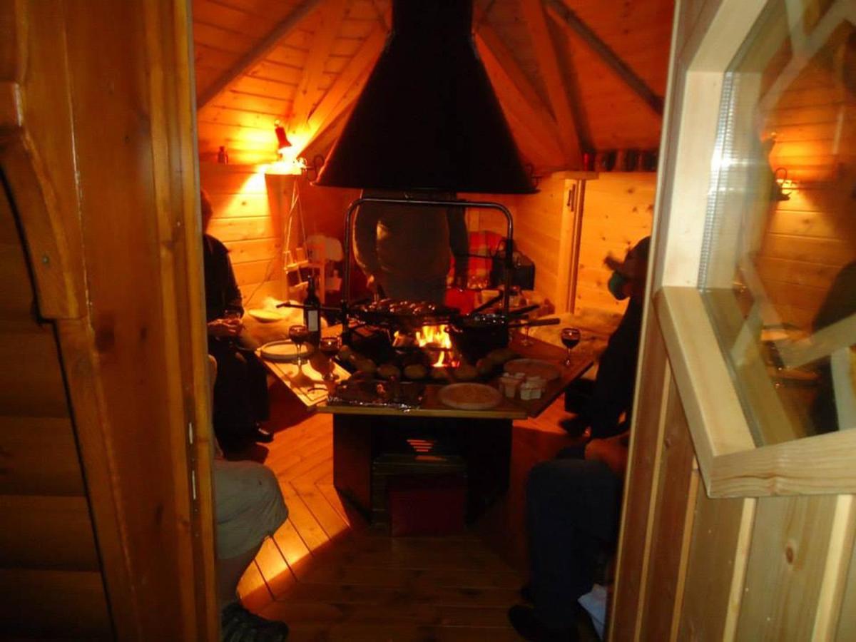Tudor Lodge With Pool & Bbq Cabin Liskeard Buitenkant foto