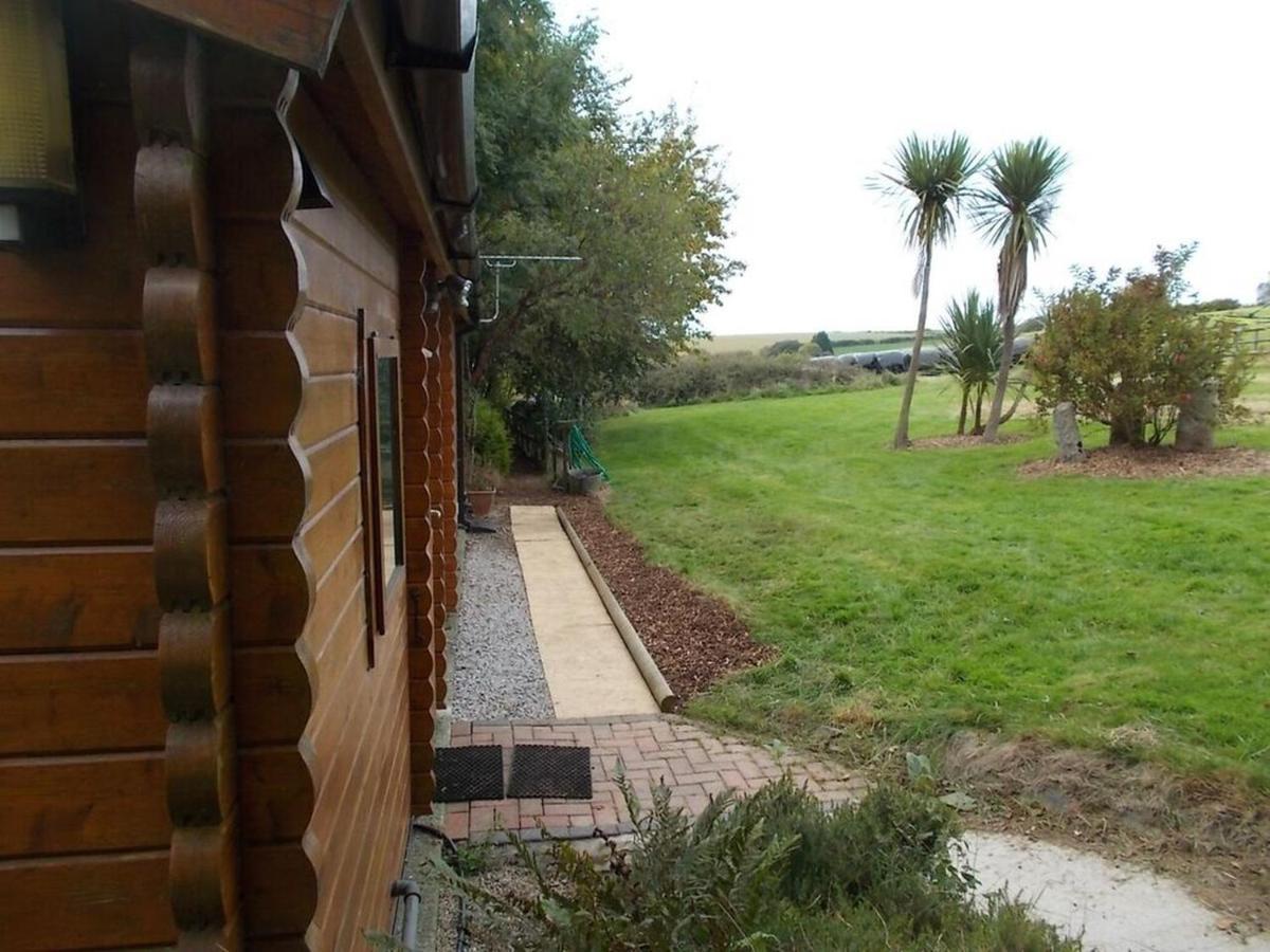 Tudor Lodge With Pool & Bbq Cabin Liskeard Buitenkant foto