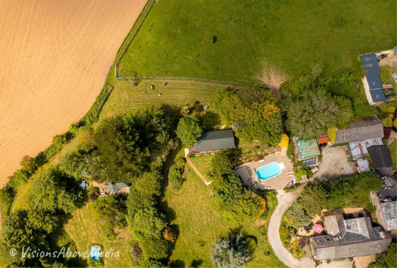 Tudor Lodge With Pool & Bbq Cabin Liskeard Buitenkant foto