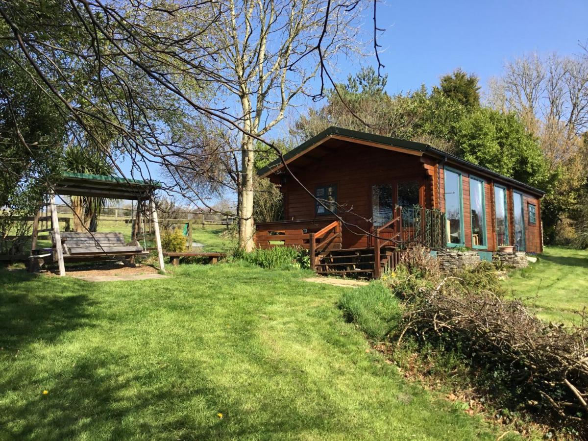 Tudor Lodge With Pool & Bbq Cabin Liskeard Buitenkant foto